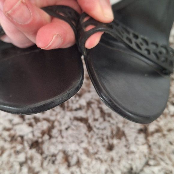 Alexander McQueen Triple-Band Laser-Cut  Leather Sandal  Black‎ size 40.5 - Picture 11 of 11